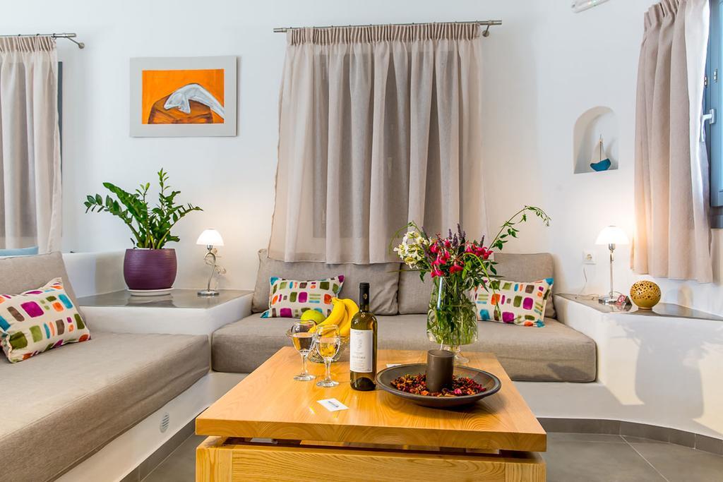 Aspronisi Luxury Villa With Caldera View Megalochori  Room photo
