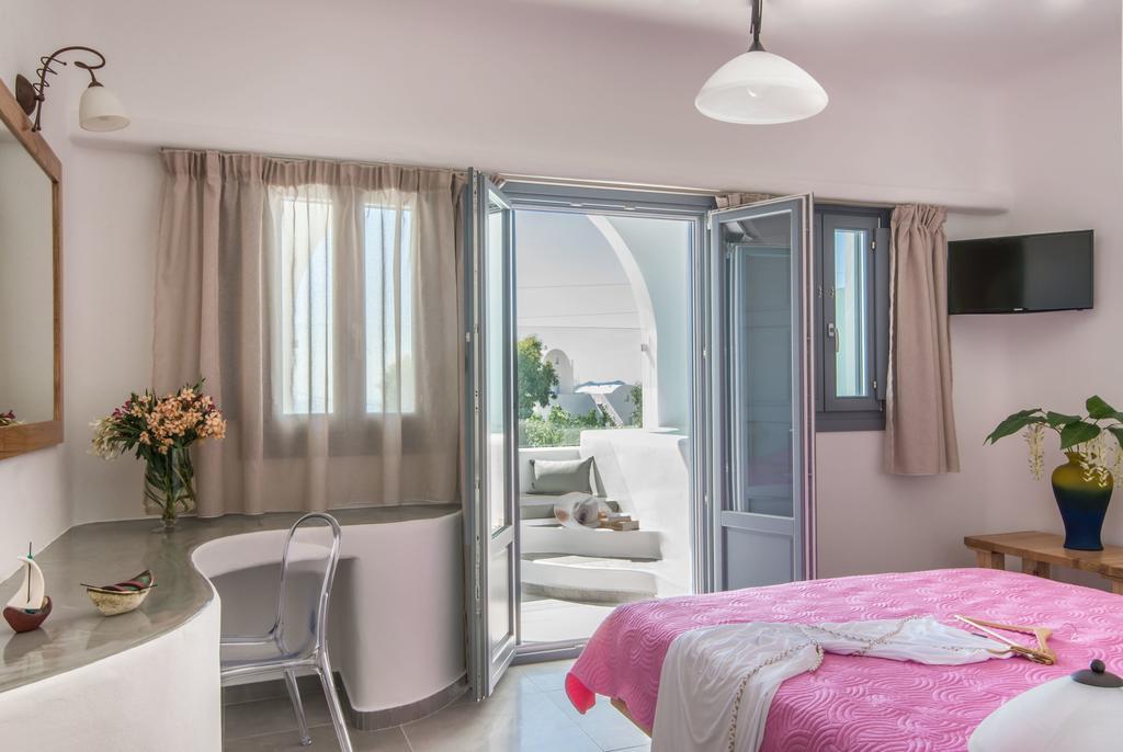 Aspronisi Luxury Villa With Caldera View Megalochori  Room photo