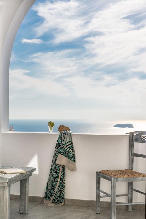 Aspronisi Luxury Villa With Caldera View Megalochori  Room photo