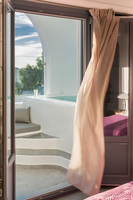 Aspronisi Luxury Villa With Caldera View Megalochori  Room photo