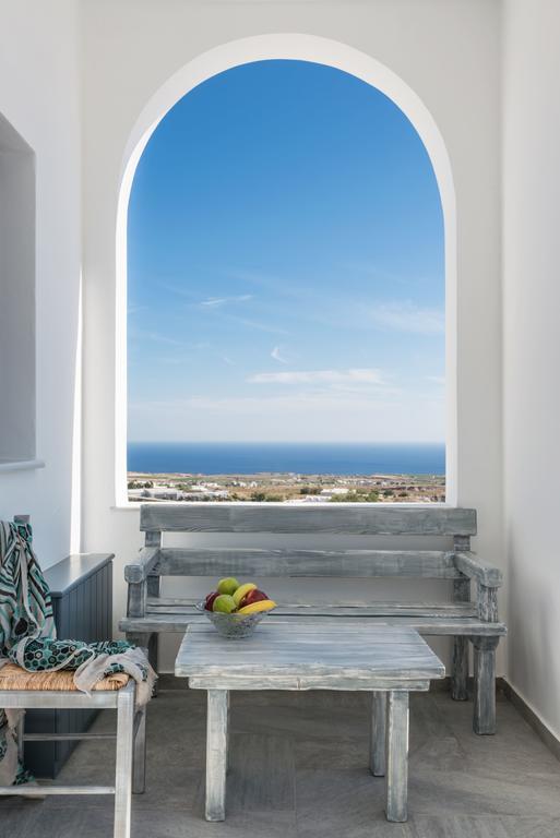 Aspronisi Luxury Villa With Caldera View Megalochori  Room photo